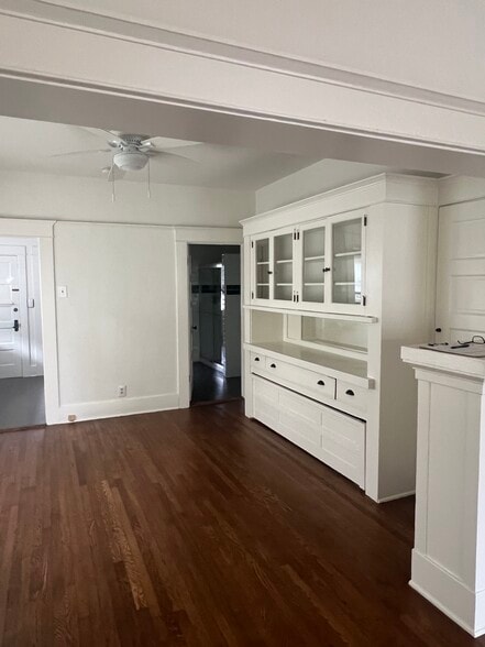 Building Photo - 640 W 16th St