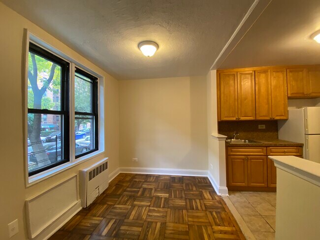 Dining Room - 4111 Parsons Blvd