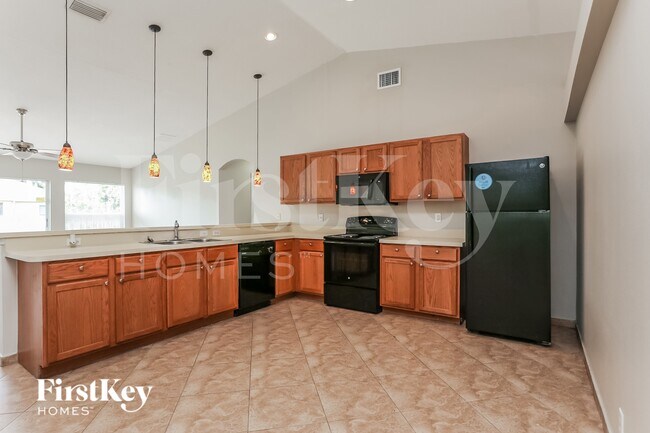 Building Photo - 1168 SW Idol Ave