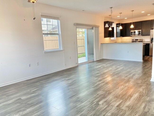 Building Photo - 1685 Halesworth Ln