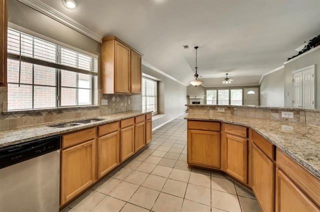 Building Photo - 5516 Longhorn Dr