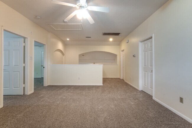 Building Photo - 17143 Summer Hollow Dr