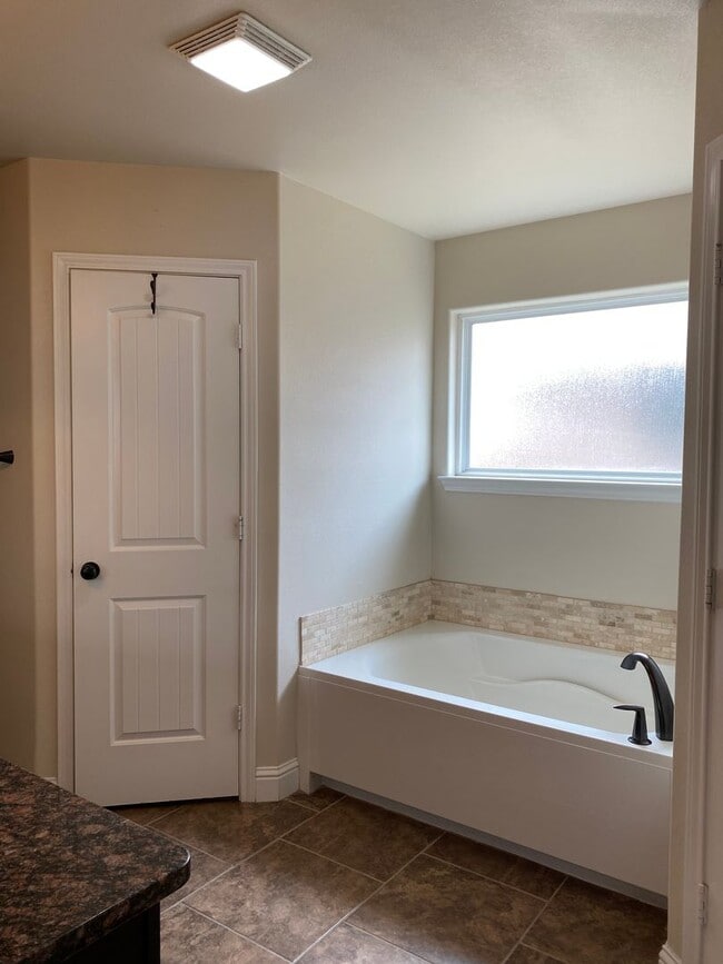 Building Photo - Home in North Park