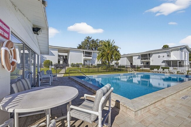 Building Photo - Buckeye Condo | Pool & Lake View | Ground Floor