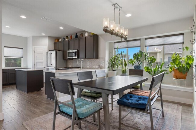 Building Photo - 141 Witchhazel Way