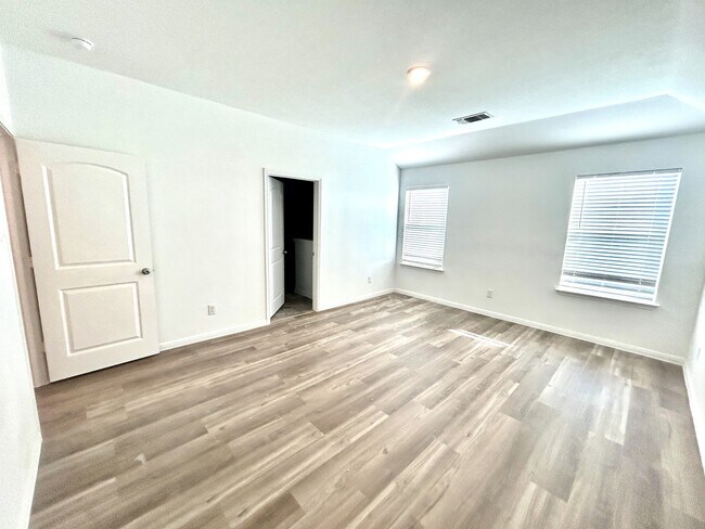 Building Photo - 16412 Farmhouse Ln
