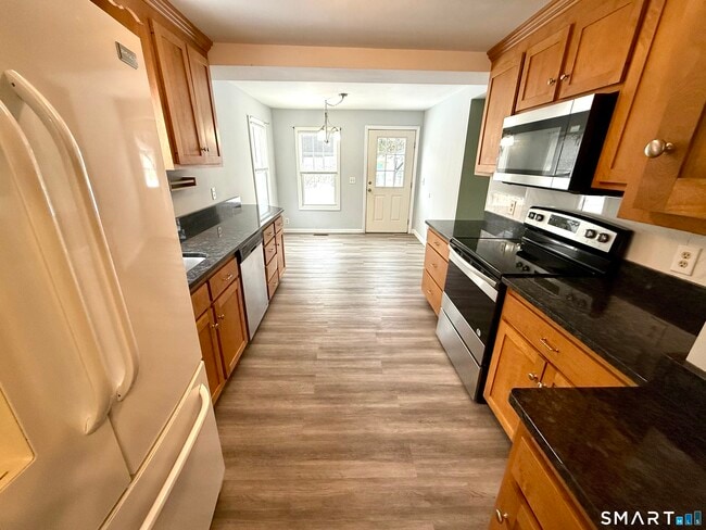 Building Photo - 42 Wells Ave