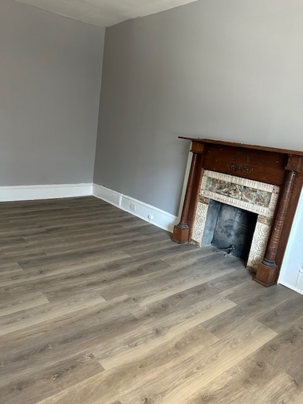 Building Photo - 217 Parker Ave