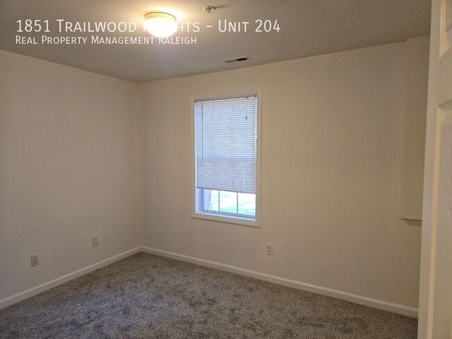 Building Photo - 1851 Trailwood Heights Ln