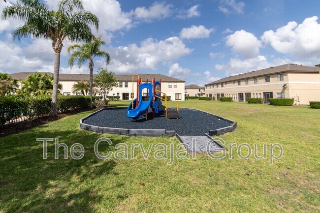 Building Photo - 2210 Seven Oaks Dr