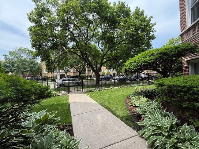 Building Photo - Saint Louis