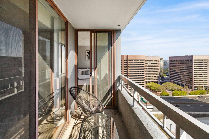 Building Photo - 401 12th St S