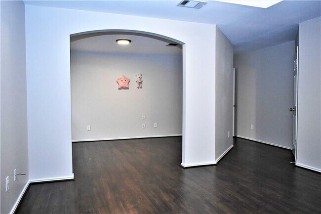 Building Photo - 3715 Julianas Way