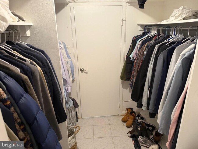 Building Photo - 950 25th St NW