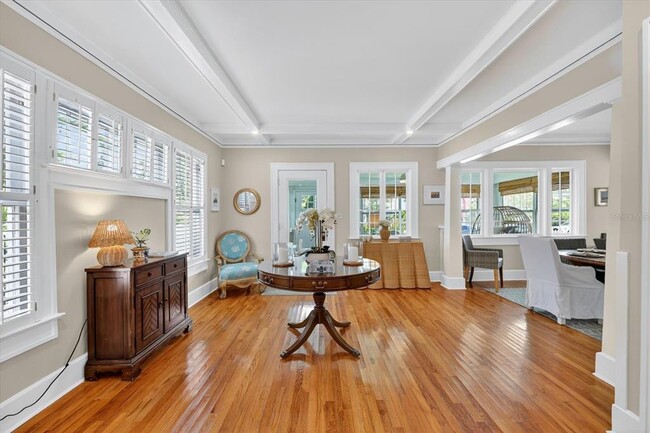 Building Photo - 235 10th Ave NE