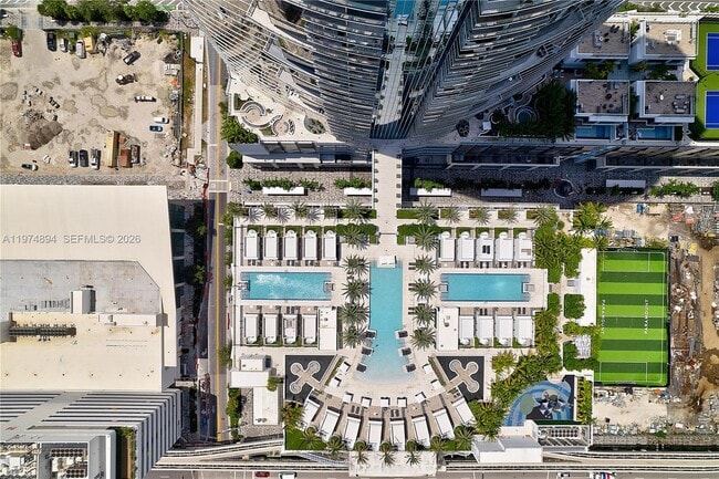 Building Photo - 851 NE 1st Ave