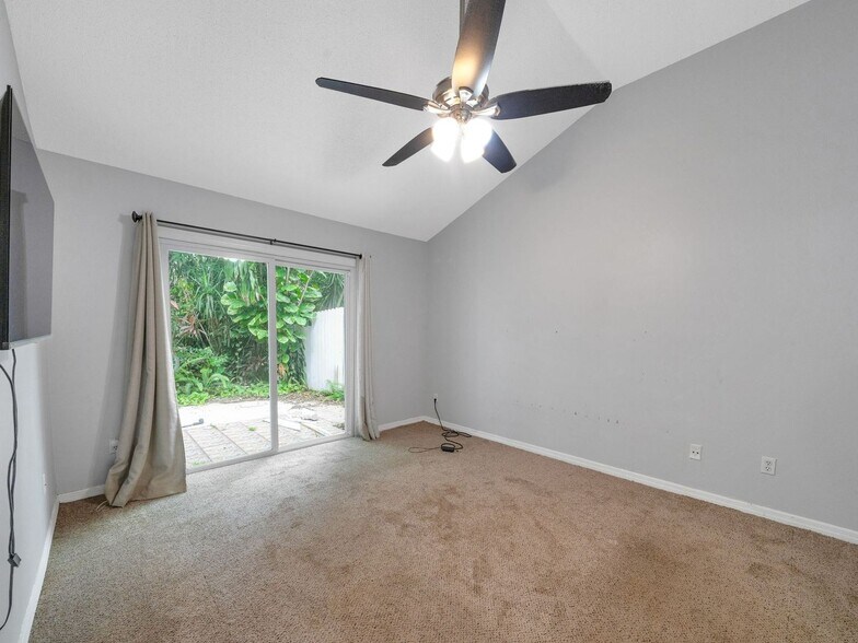 Building Photo - 2758 Waymeyer Dr