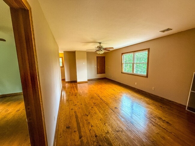 Building Photo - 4BD 2.5 BA Home with Acreage in Tippecanoe