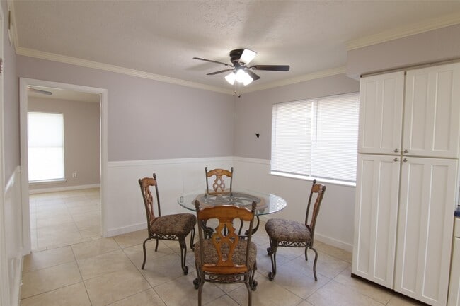 Building Photo - 10426 Cedar Towne Ln