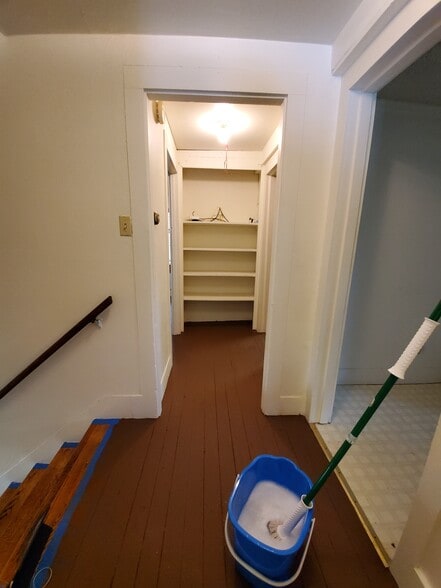 Building Photo - 107 Church St 2021