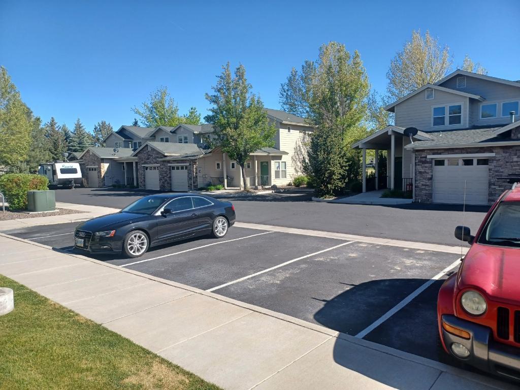 Back Parking Lot View - 1678 US Highway 395 N