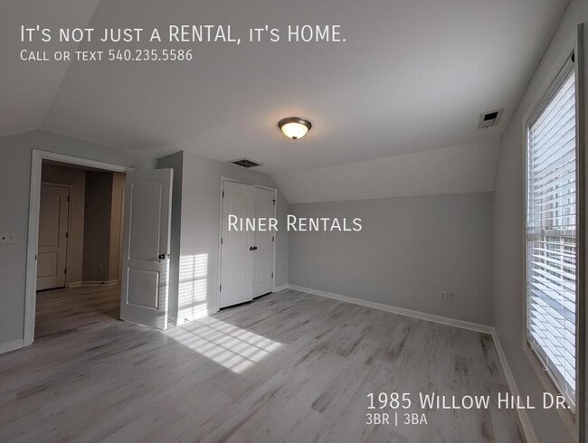 Building Photo - 1985 Willow Hill Dr