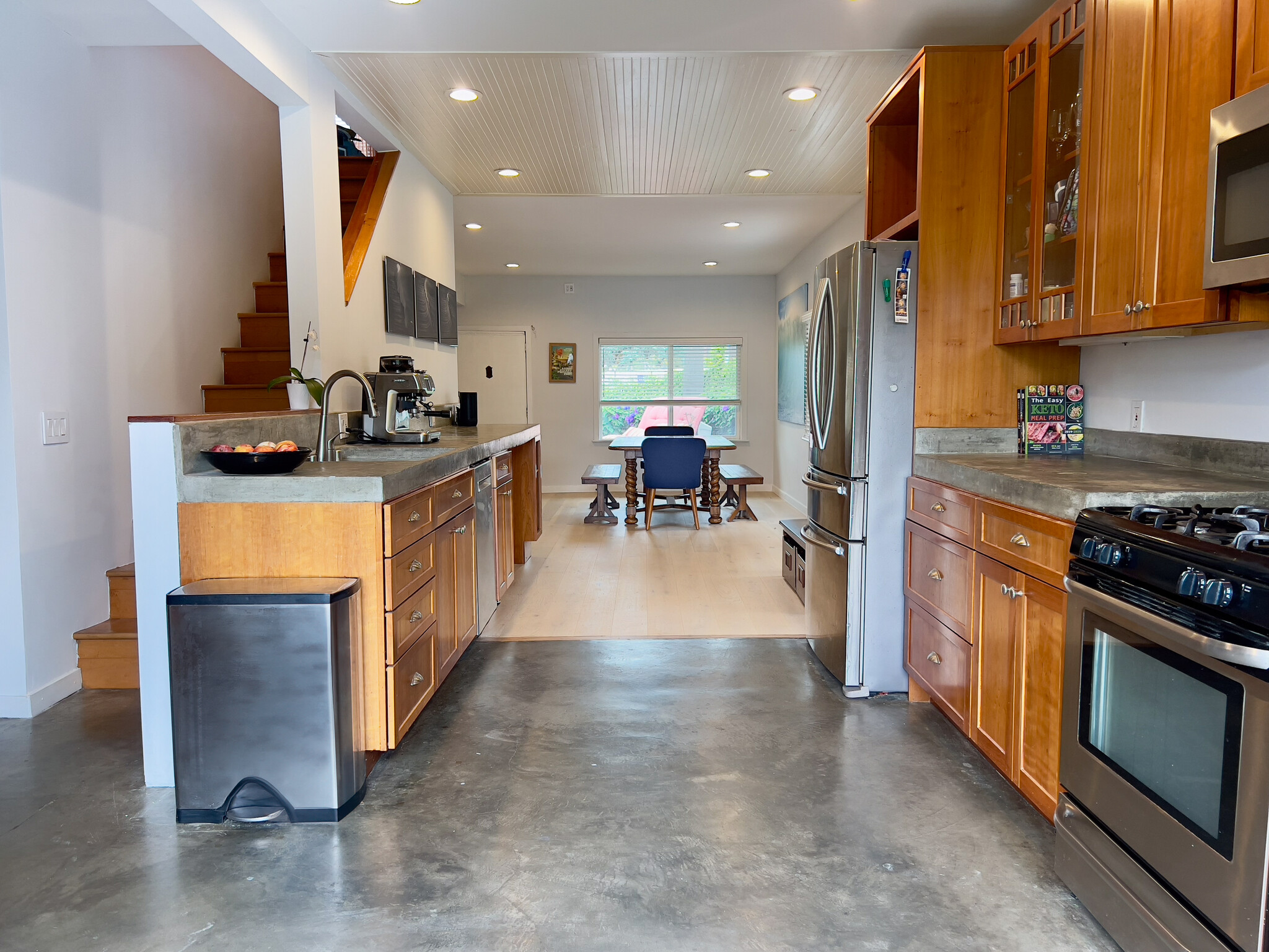 Kitchen - 301 Broadway St