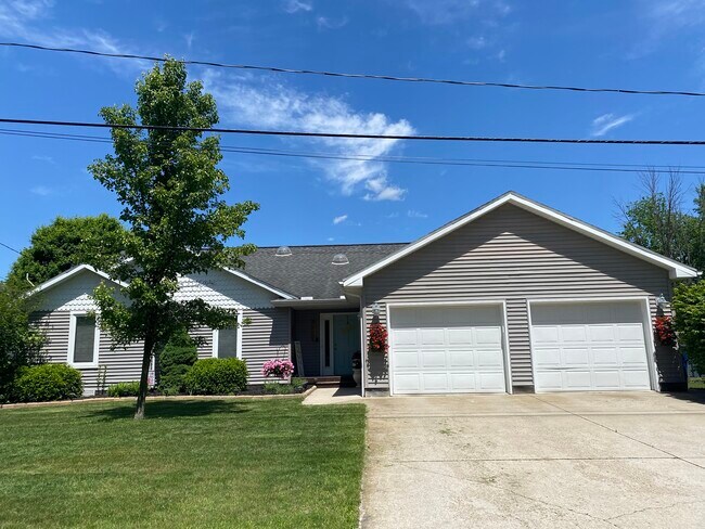 Building Photo - 3516 W Wackerly St