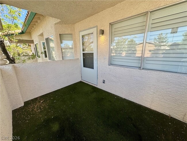 Building Photo - 1400 Oak Rock Dr