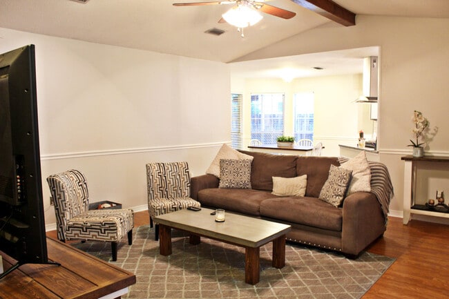 Building Photo - 159 Meadowbrook Ct