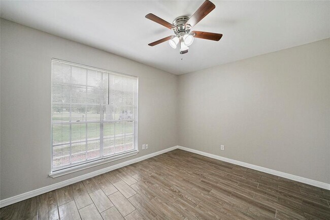 Building Photo - 643 Ames St