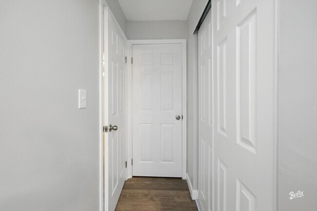 Building Photo - 5500 Carriage Way Dr