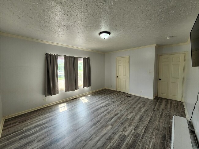 Building Photo - 928 Coen Rd