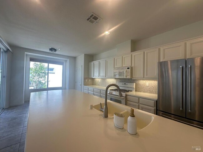 Building Photo - 107 Riviera Dr