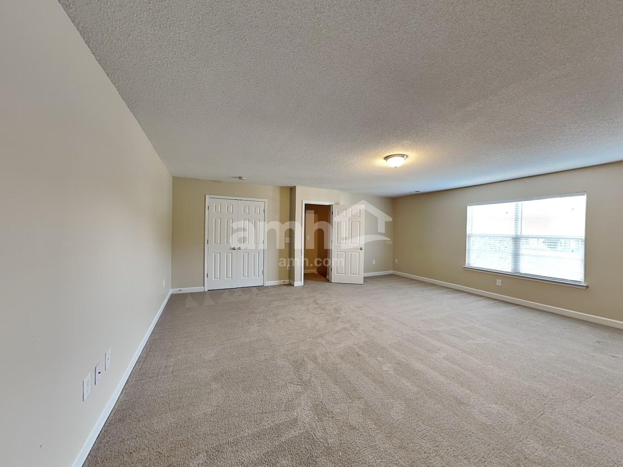 Building Photo - 5935 Eastridge Ct