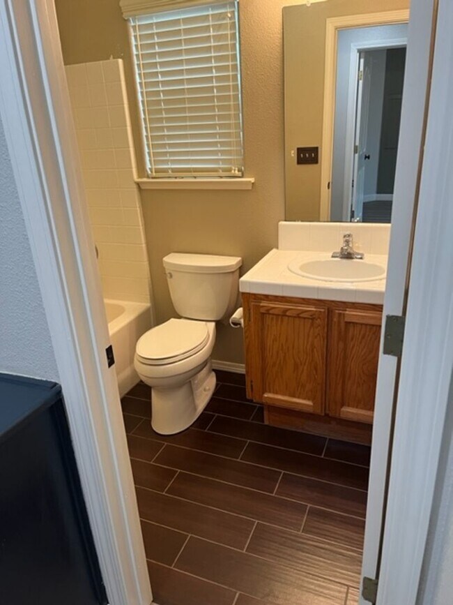 Building Photo - Coming Soon! Nice 3 bedroom 2 bathroom hou...
