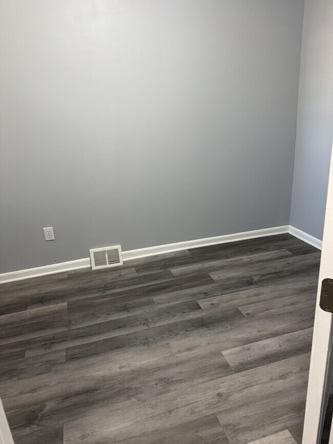 Building Photo - 2225 McClellan St