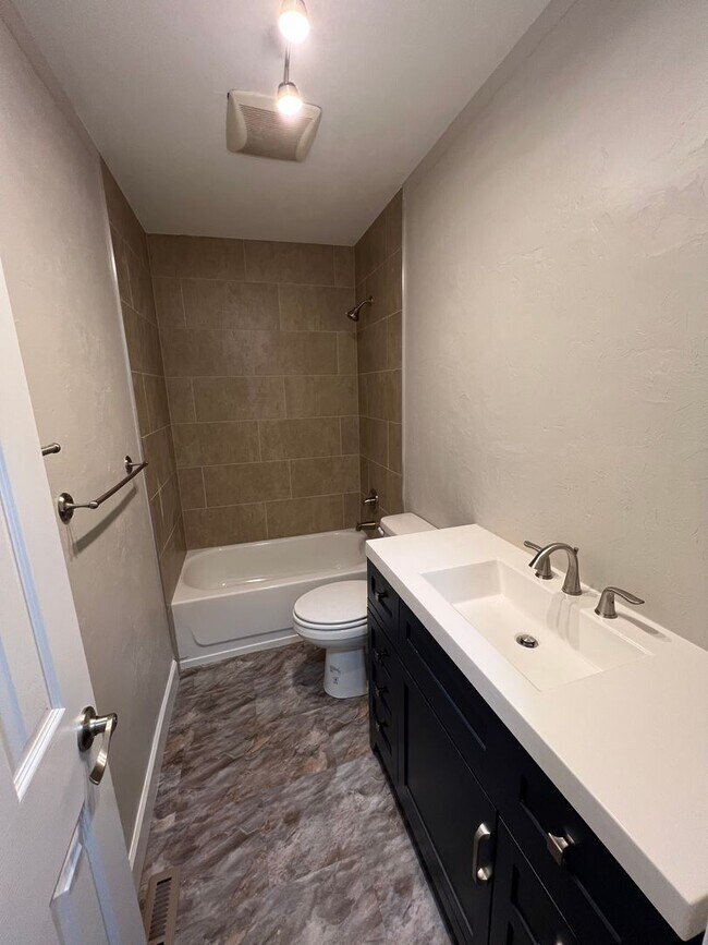 Building Photo - Corner-Lot Bungalow Close to Old Town Fort Collins!