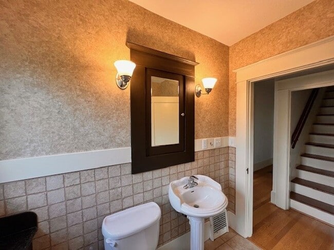 Building Photo - 1416