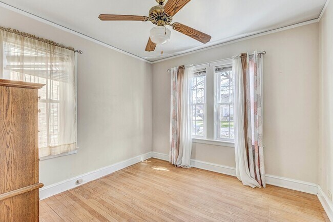 Building Photo - 1644 N 73rd Ct