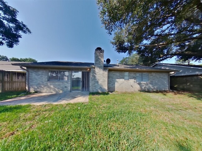 Building Photo - 23426 Canyon Lake Dr
