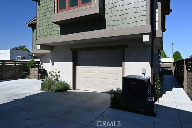 Building Photo - 117 N Vista Bonita Ave