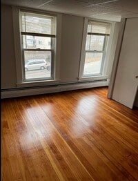 Building Photo - 40 Moran St