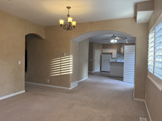 Building Photo - 7691 Willow Walk Ln