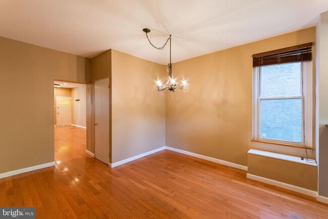 Building Photo - 4651 Sheldon St