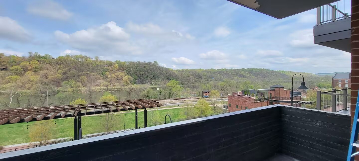 Building Photo - 1208 Commerce St