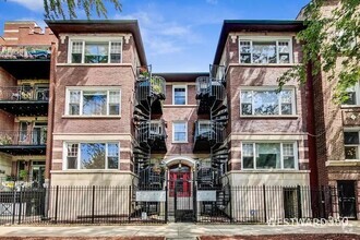 Building Photo - Top floor 2bed/1bath with garage parking