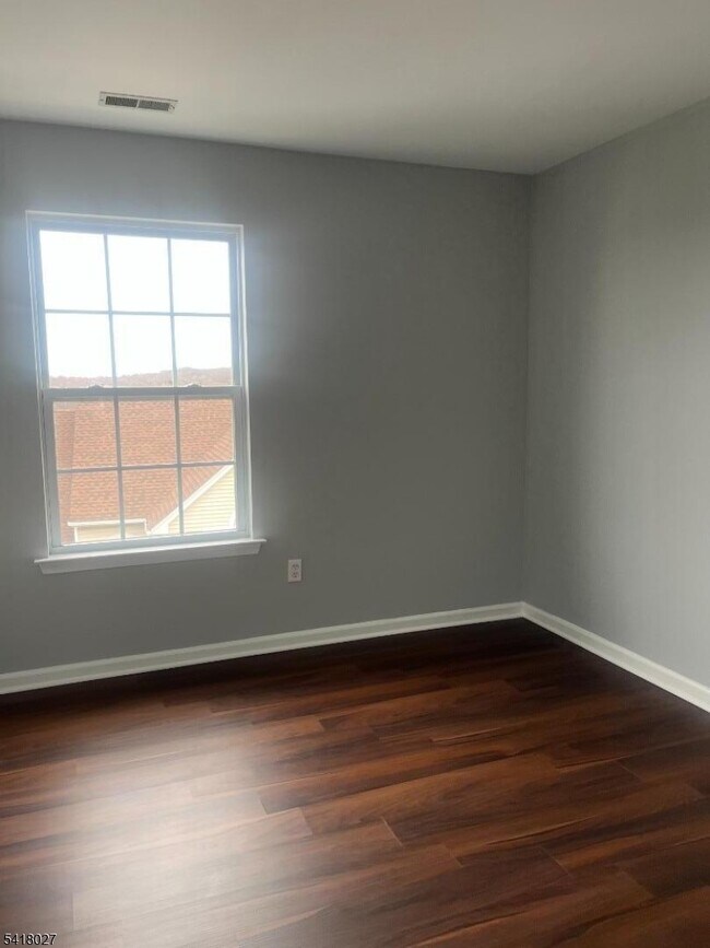 Building Photo - 227 Winding Hill Dr