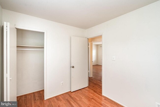 Building Photo - 7624 Wedgewood Dr