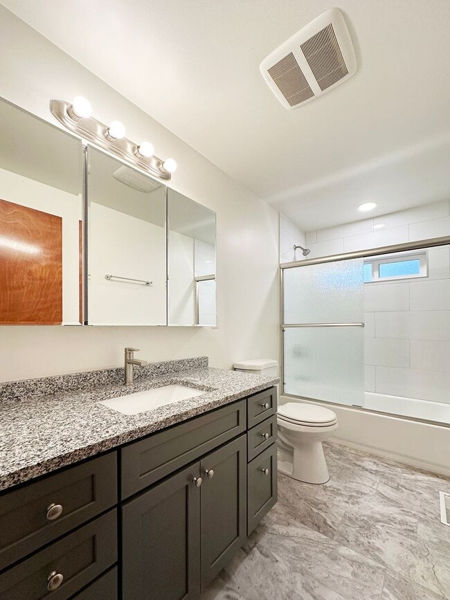 Building Photo - 4bd/2.5ba Seattle Home